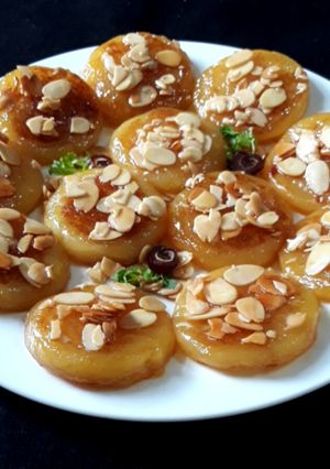 รูปของ เค้กข้าวเหนียวมันฝรั่ง (น้ำผึ้ง/อัลมอนด์) Potato Sticky Rice Cake (Honey/Almond)