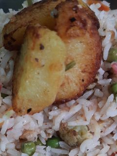 সব্জী দিয়ে ভাত ভাজা (bhat bhaja recipe in bengali) রেসিপির প্রধান ছবি