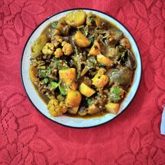 A picture of Mixed vegetable curry.