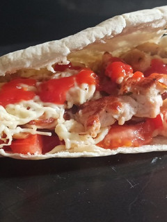 Una foto de Pan de pita con pavo. Cocina de aprovechamiento