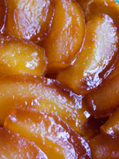 Una foto de Torta de manzana invertida
