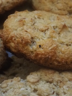 Una foto de Galletitas de avena, coco, naranja y miel