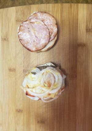 A picture of Bacon burger.