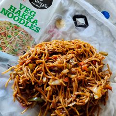 A picture of Vegetable Hakka Noodles.