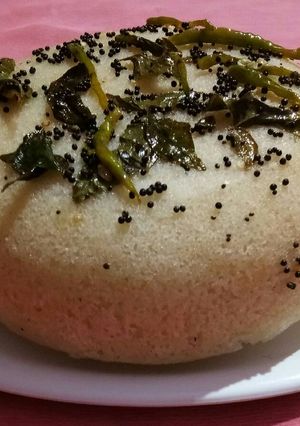 A picture of Without oil suji dhokla.