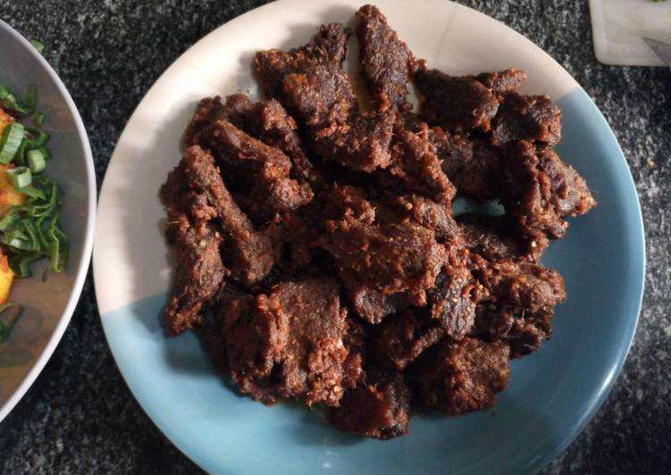 Baked beef with frying pan