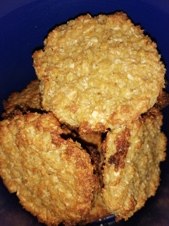 Una foto de Galletitas de avena, manzana y coco