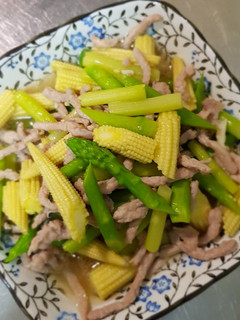 肉絲炒雙筍 的食譜成品照片
