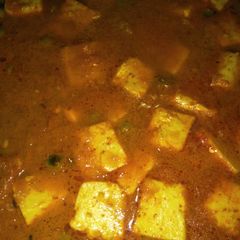 A picture of Matar paneer.