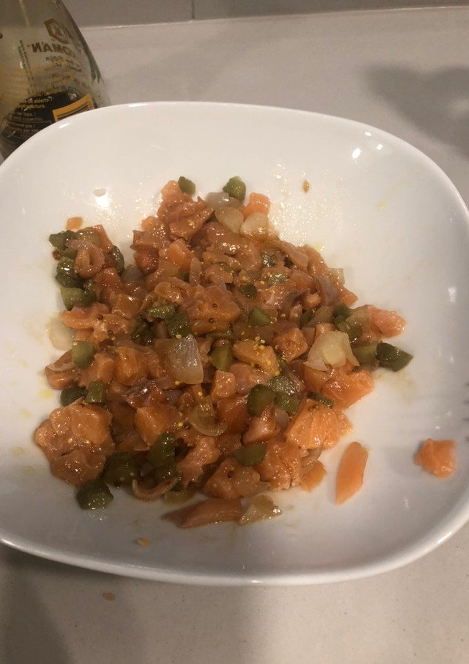 Una foto de Tartar de salmón