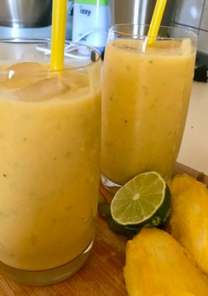 Φωτογραφία της συνταγής Smoothie με mango🥭 γιαούρτι μέλι🍯 λάιμ στο μούλτιχωρίς ζάχαρη