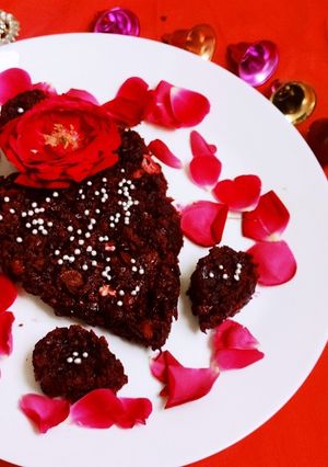 चविष्ट आणि पौष्टिक बीटरूट हलवा..(Beetroot Halwa Recipe In Marathi) रेसिपी चे मुख्य फोटो 