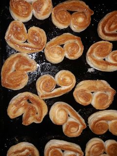 Una foto de Palmeritas con masa de tarta