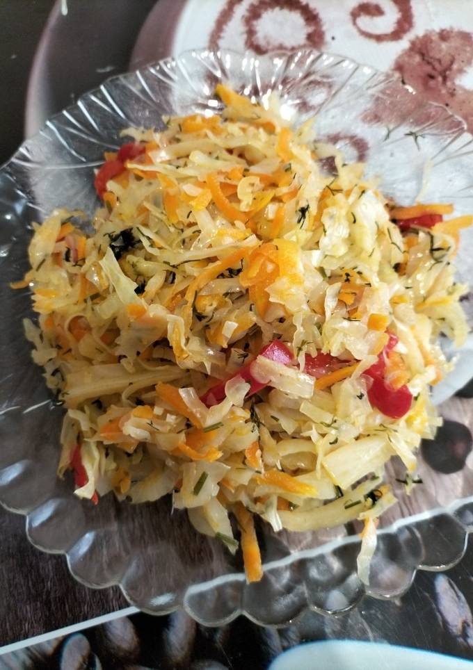 Тушкована капуста