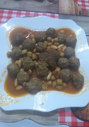 صورة لوصفة مثوم بصلصه حمراء