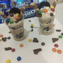 A picture of Oreo triffle.