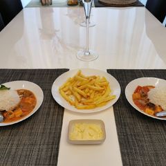 A picture of Red Thai curry rice.