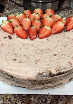 A picture of Strawberry lemonade cake.