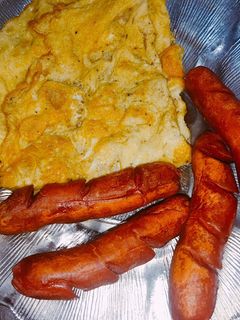 صورة لوصفة فطار لذيذ وسريع 😋 هوت دوغ مع البيض 🍳