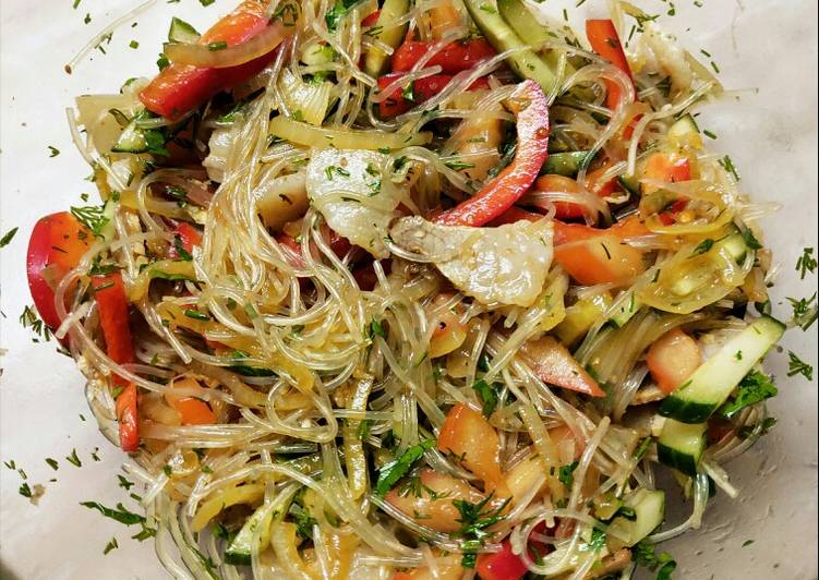 Салат с рисовой лапшой и салом пошаговый рецепт с фото