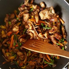A picture of Pork & Veggie Stir Fry.