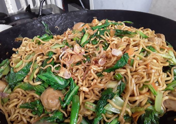 Resep Mie Goreng Simple Oleh Erniyus - Cookpad