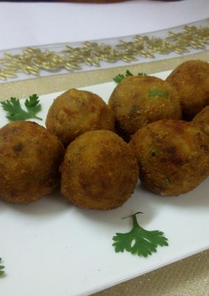 A picture of Peri Peri cheesy potatoes rolls.