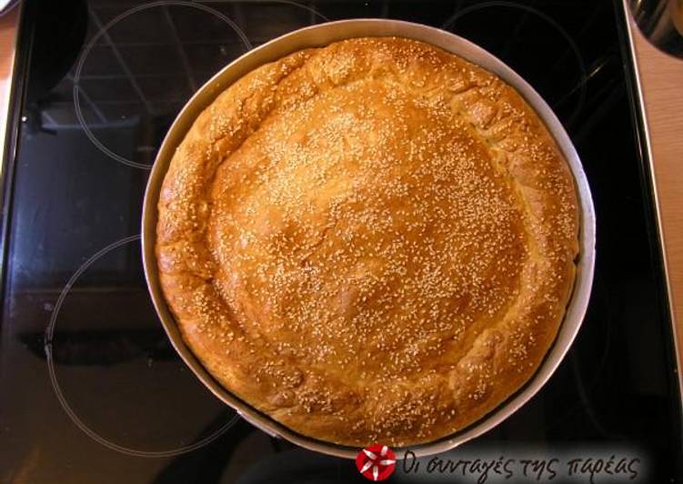 Recipe of Perfect Kreatotourta (meat pie) from Chania