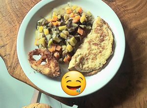 Foto de Legumes cozidos,panqueca fit,e posta de tilapia