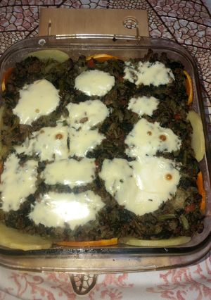 Una foto de Papas, zapallo, acelga, carne