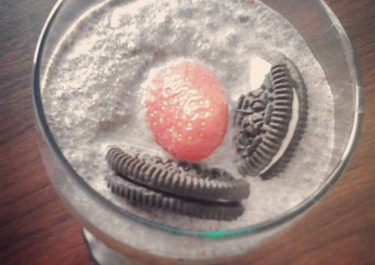 How to Make Tasty oreo strawberry smoothies