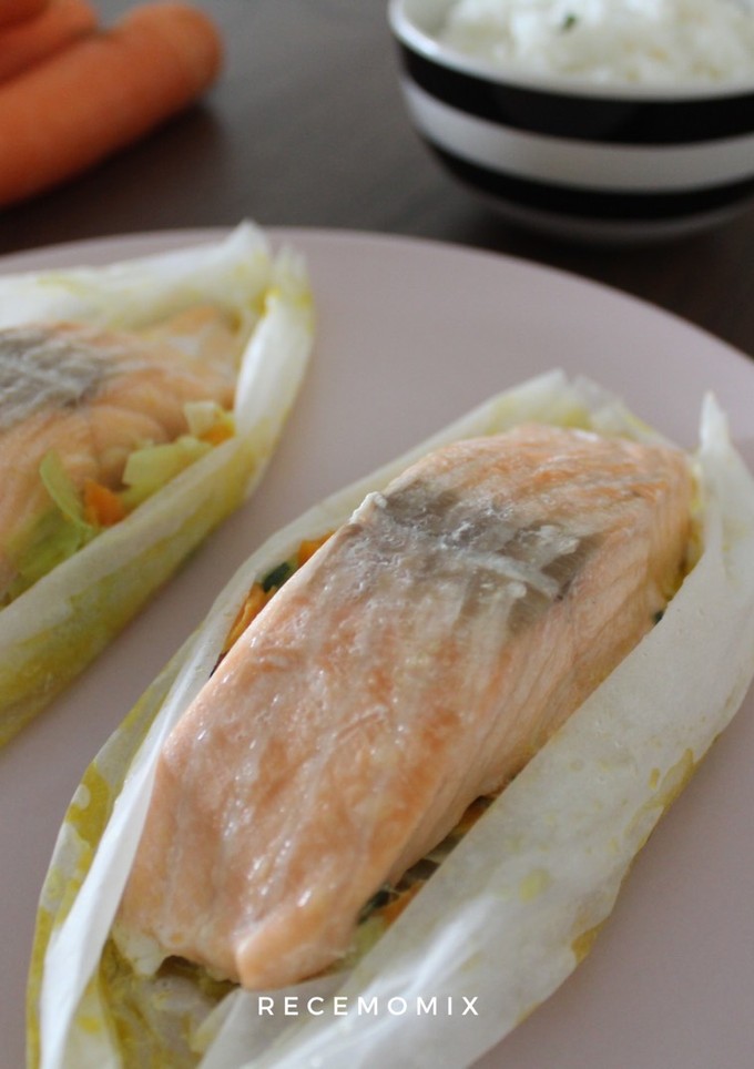Una foto de Salmón al papillote y arroz con Thermomix
