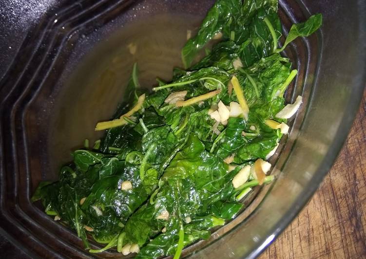 Stir fry healthy spinach