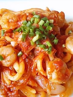 A picture of Shrimp Tomato Ginger Udon.