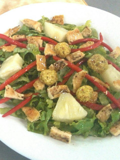Una foto de Ensalada de pollo