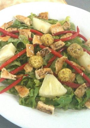 Una foto de Ensalada de pollo