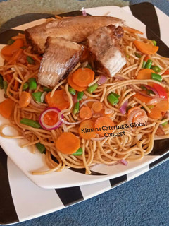 A picture of Stir fried spaghetti.