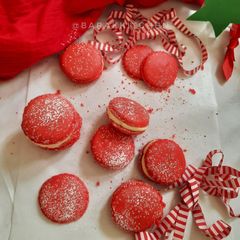 Christmas French Macarons with Lemon Buttercream Frosting A picture of Christmas French Macarons with Lemon Buttercream Frosting.