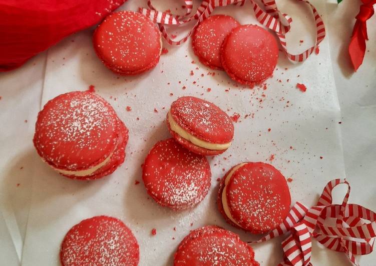 Christmas French Macarons with Lemon Buttercream Frosting