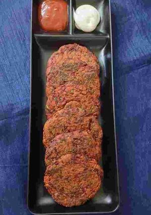 A picture of Beetroot carrot cutlet.