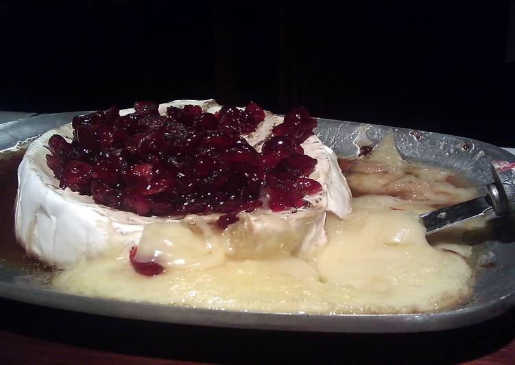 Recipe of Quick Baked Brie With Bourbon Cranberry Sauce