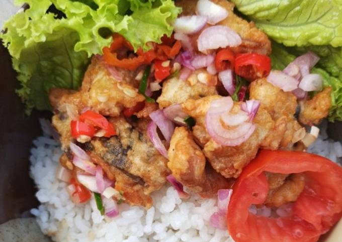 Resep Salmon crispy with sambal matah ricebowl yang Sempurna