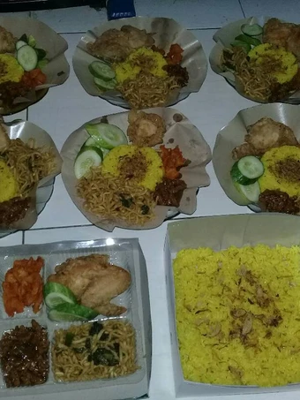 Cara Mudah Membikin Resep Nasi Kuning Komplit Untuk Ulang Tahun Endesss yang Uenak Anti Ribet, Bisa Manjain Lidah