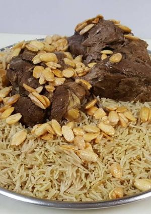 صورة لوصفة كبسة لحم🍖🍖 بالبهارات المشكلة
