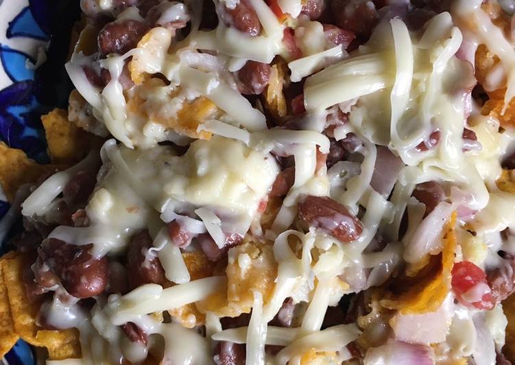 How to Make Homemade Cheesy Mexican Nachos