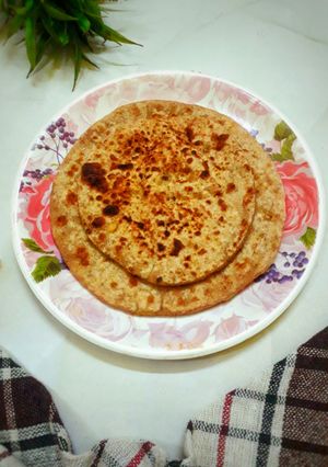 चना दाल की पूरी (पराठा) रेसिपी मुख्य फोटो