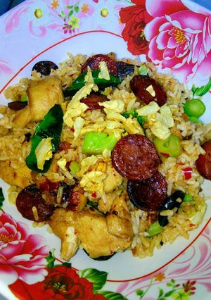 รูปของ ข้าวผัดไก่คะน้าน้ำพริกเผากุนเชียงทอดกระเทียมกรอบ