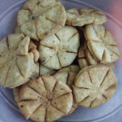 Flower shape mathri A picture of Flower shape mathri.