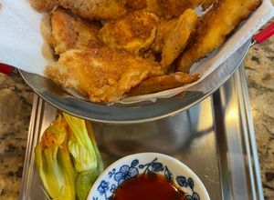 Hình của món Cá lóc fillet lăn bột chiên dòn.