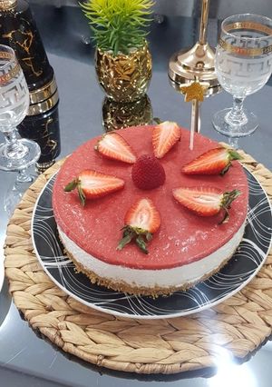 صورة لوصفة تشيز كيك بالفراولة 🍰 بكريمة أقتصادية